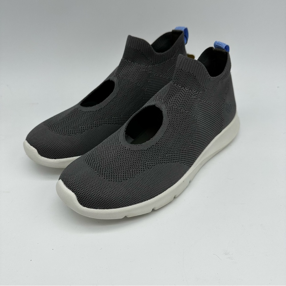 Women’s new Spenco slip on Peek‎ a Boo sneakers tennis shoes size 8 gray